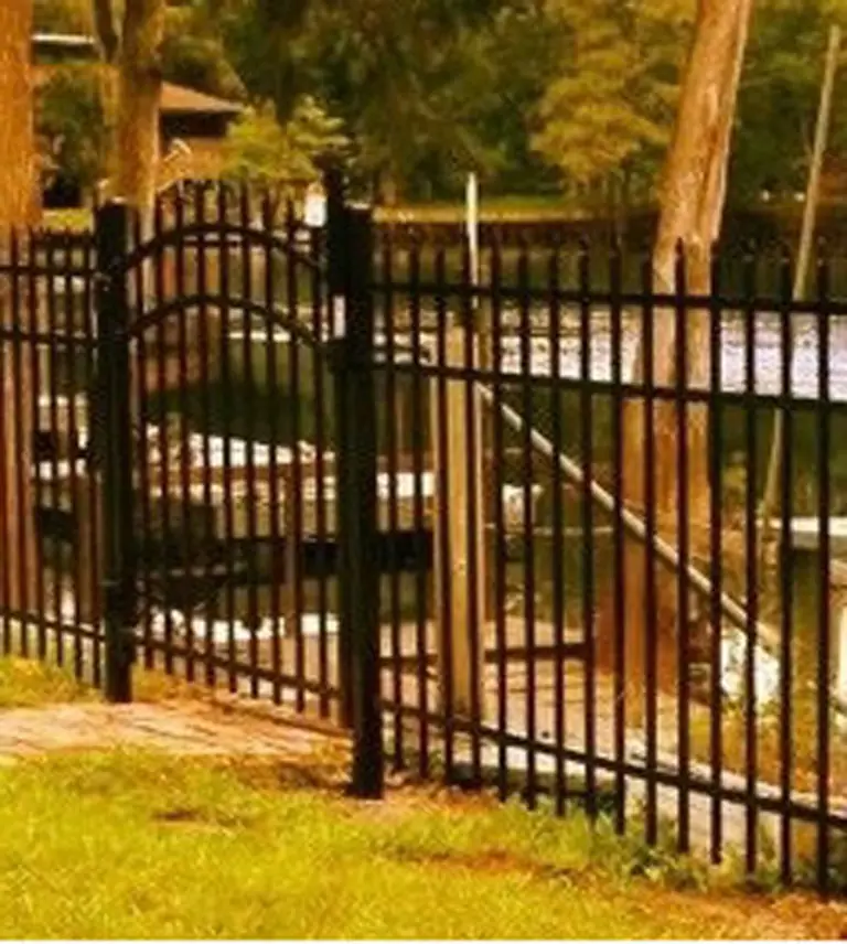 Appalachian Residential Single Arched Gate