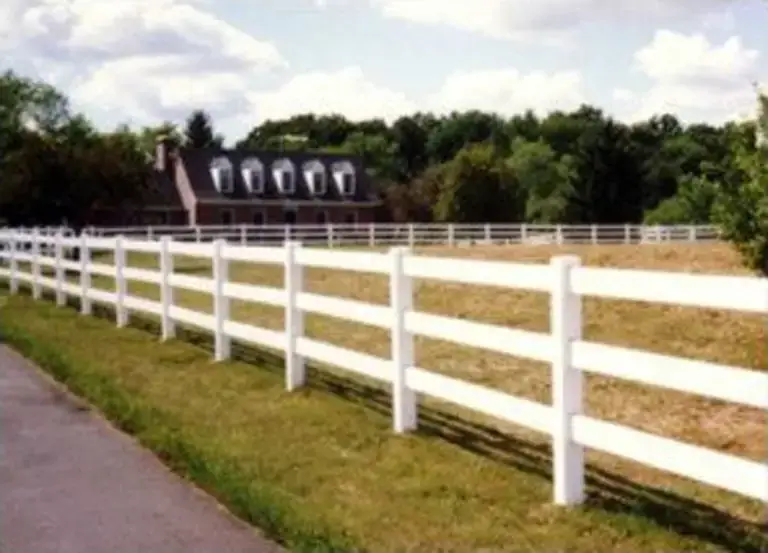 Vinyl Ranch Fencing